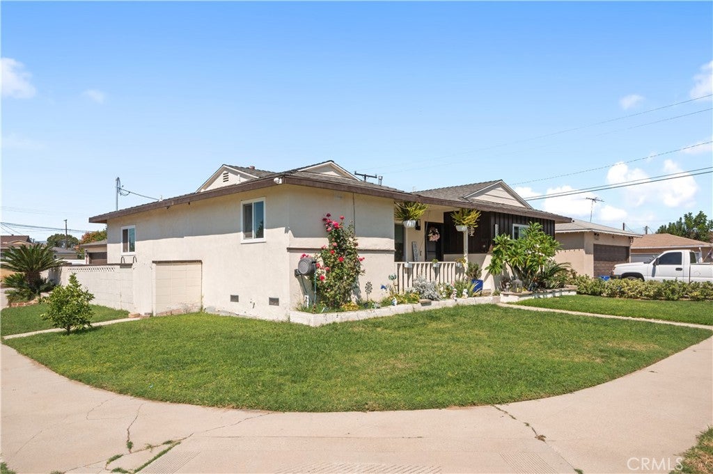8849 Pico Vista