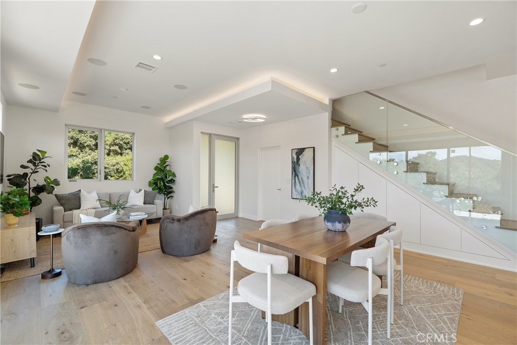 25638 Monte nido Drive