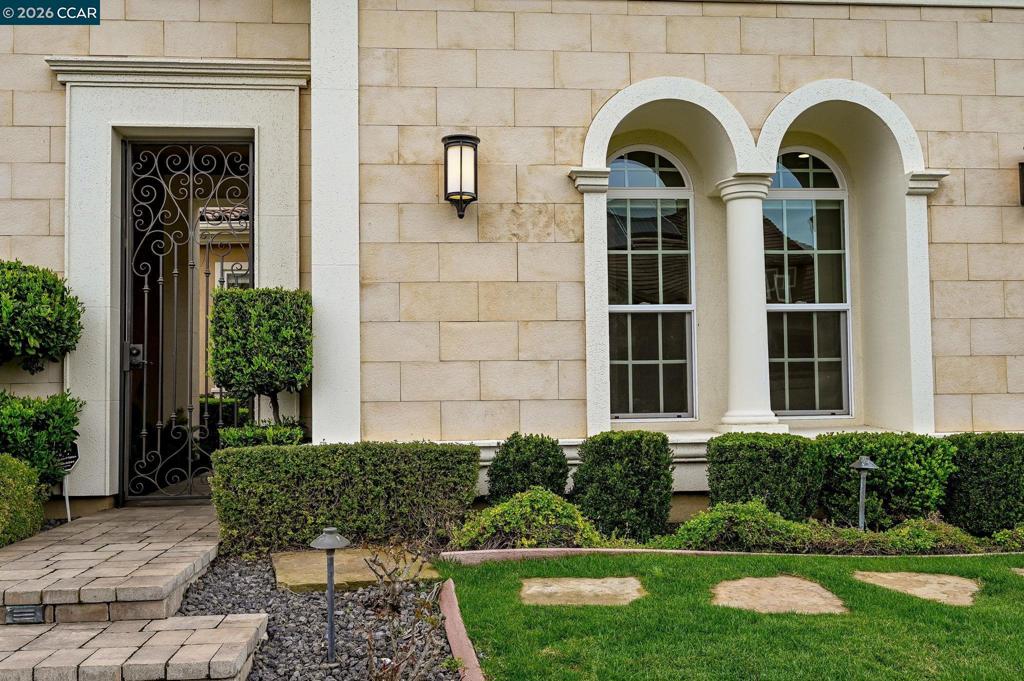 2030 2030 Tempranillo Ln