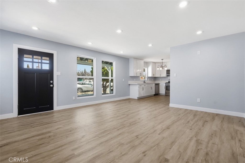 1512 E 125th
