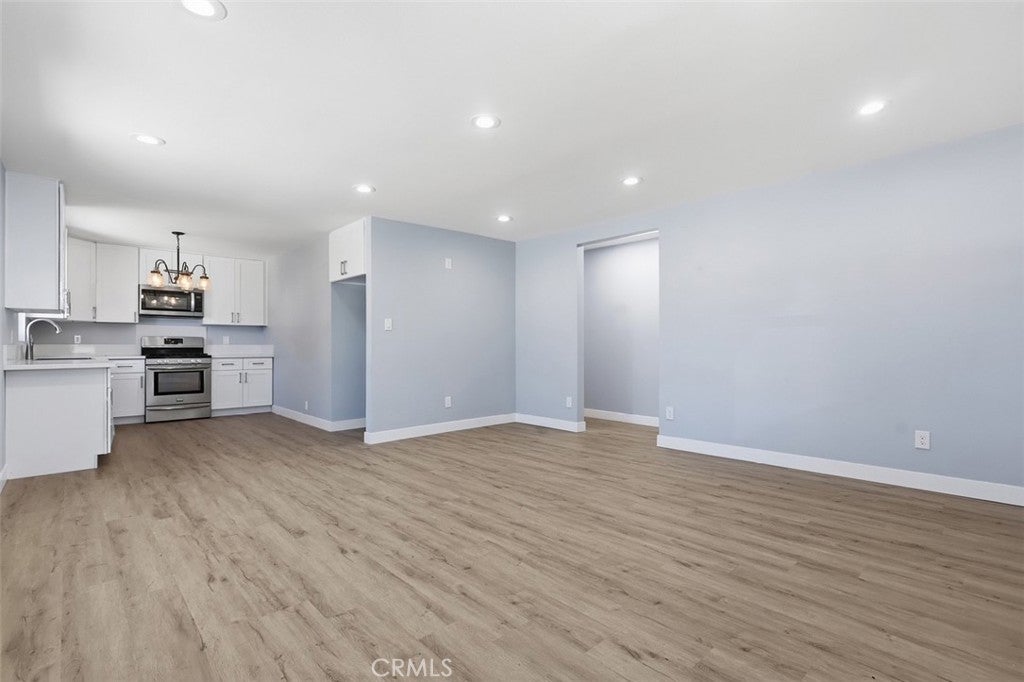 1512 E 125th