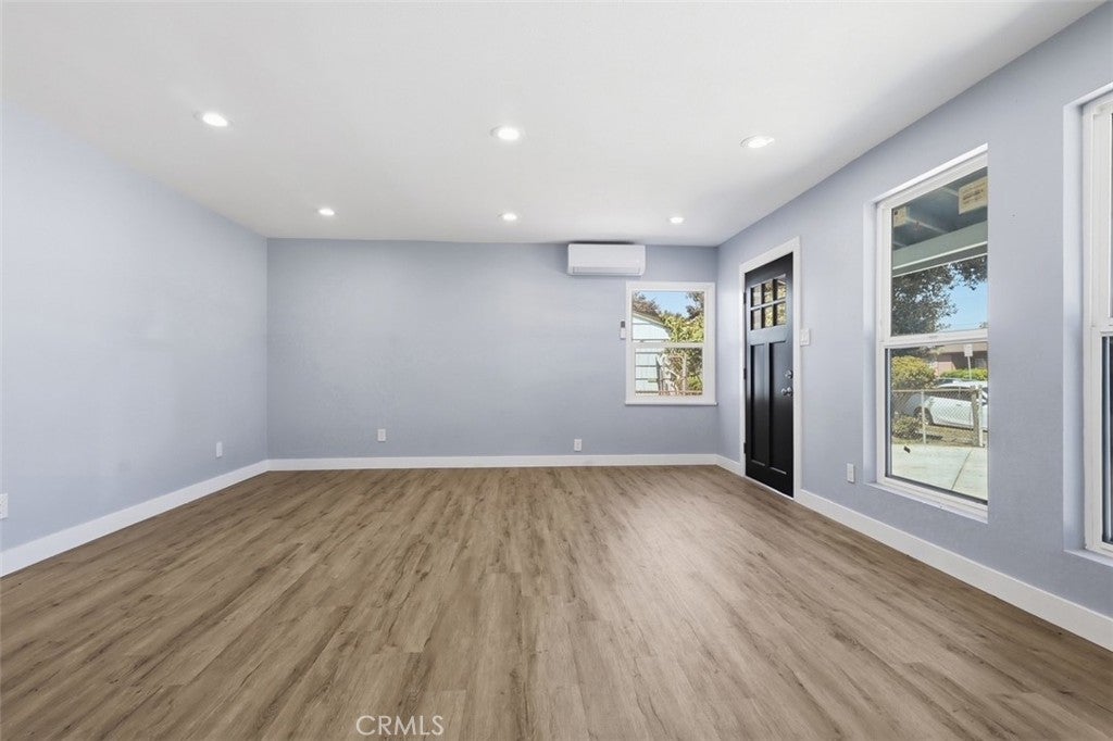 1512 E 125th