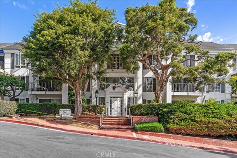 Photo of 200 Mcneil LN #215, Newport Beach, CA 92663 (MLS # NP26186841)