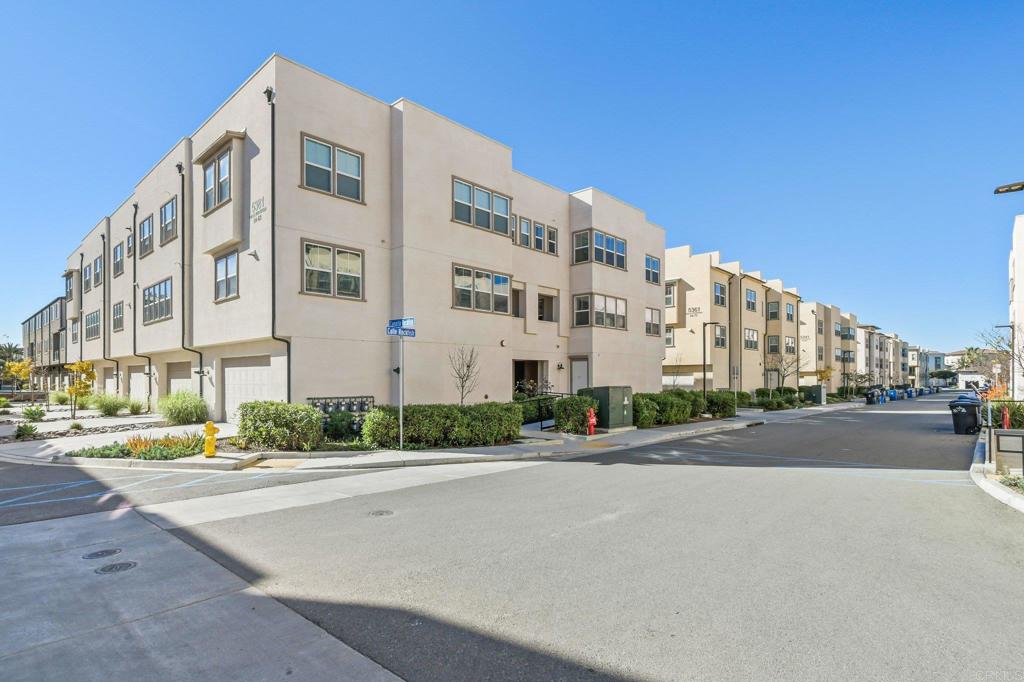 5381 Calle Rockfish 63