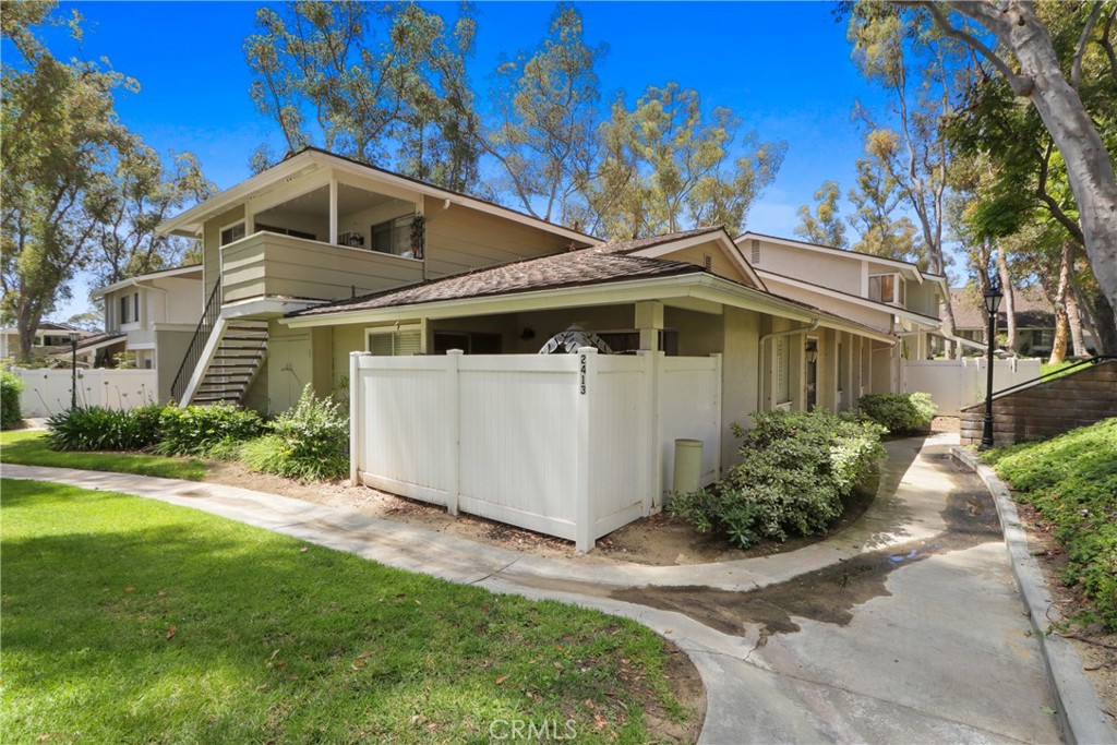 2413 Coventry Cir 121