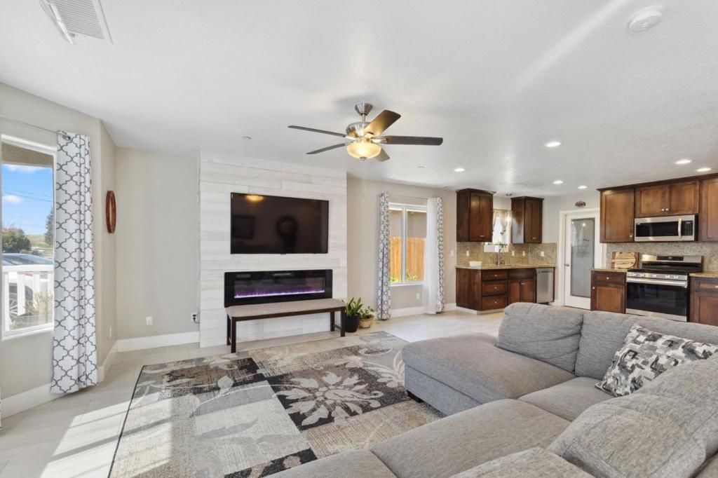 Photo of 22356 Arnott Drive, Chowchilla, CA 93610 (MLS # ML82020833)