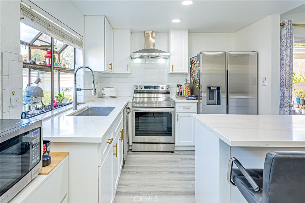 23763 highland valley road