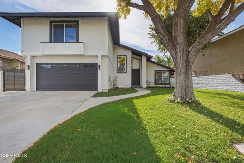 Photo of 20448 Calhaven Drive, Saugus, CA 91390 (MLS # 225005824)