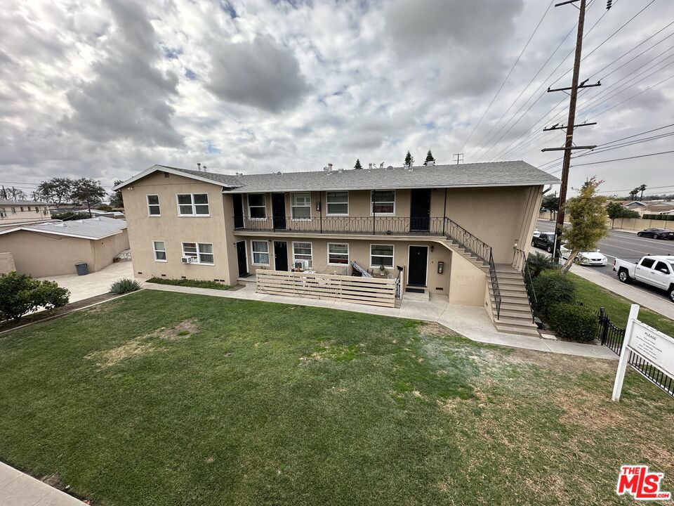 1132 W Valencia Drive