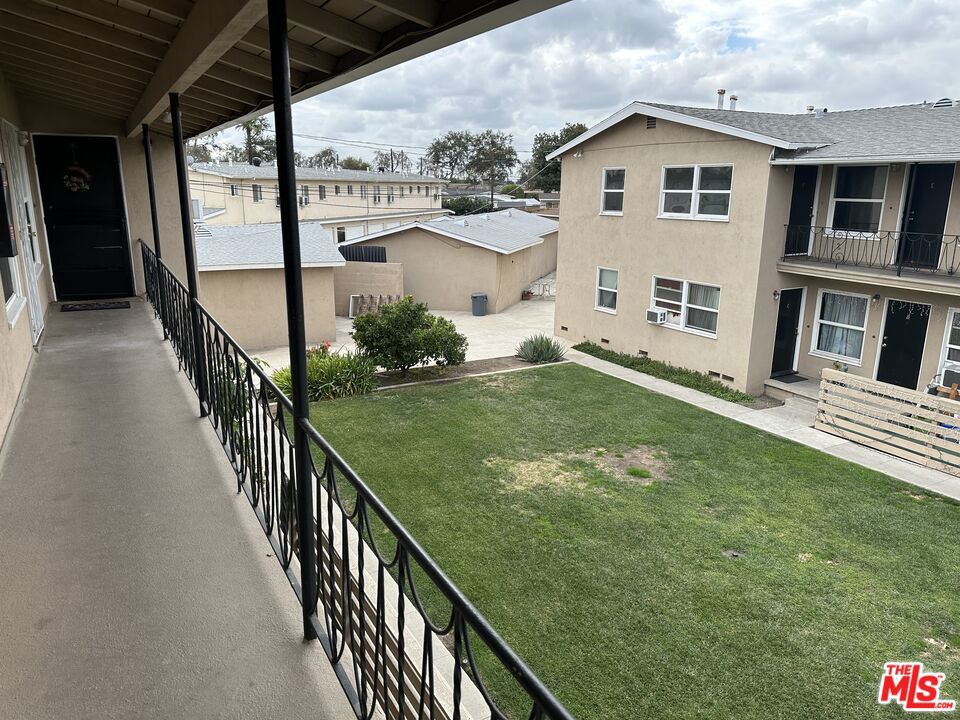 1132 W Valencia Drive