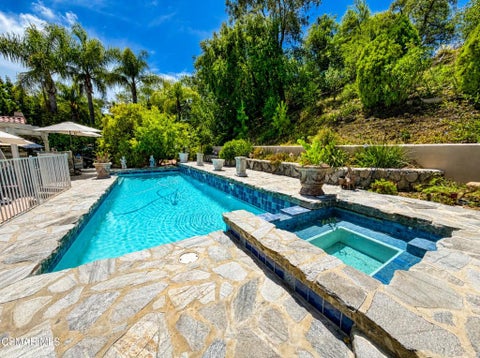 Tiny photo for 827 Pleasant Dale Place, Westlake Village, CA 91362 (MLS # 226004621)