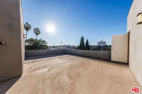 Photo of 1187 CRENSHAW Boulevard #108, Los Angeles, CA 90019 (MLS # 26639537)