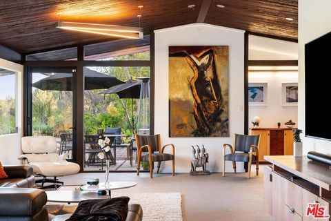 Photo of 2718 Claray Drive, Los Angeles, CA 90077 (MLS # 25553207)