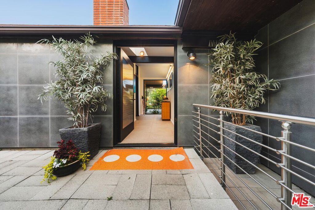 Photo of 2718 Claray Drive, Los Angeles, CA 90077 (MLS # 25553207)