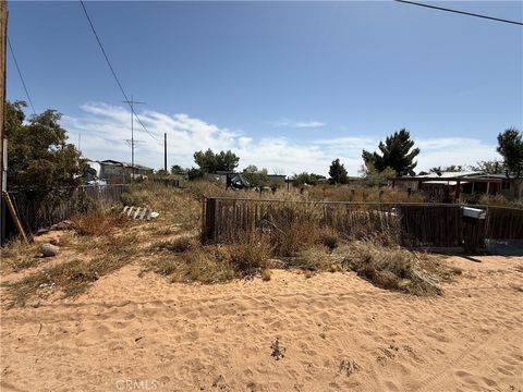Photo of 18296 Claymine Rd, Edwards, CA 93523 (MLS # SR26086082)