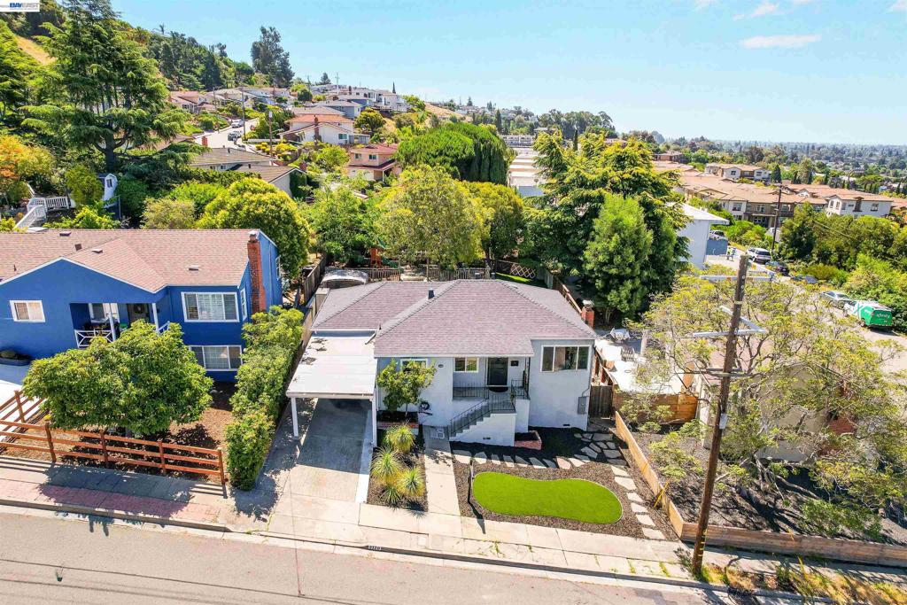 2120 Strang Ave