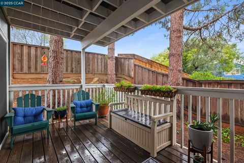 1885 Shirley Dr Benicia CA 94510