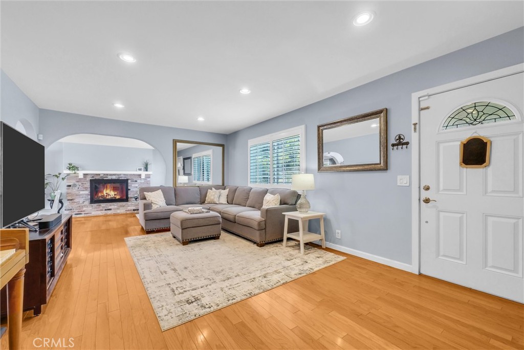 347 W Meacham