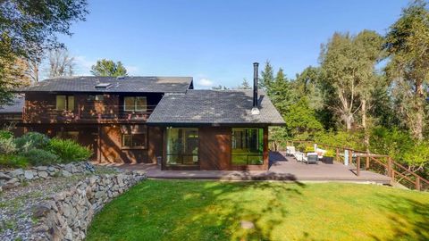 Photo of 5 Ridge View Drive, Atherton, CA 94027 (MLS # ML82038668)