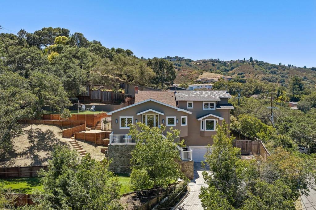 49142600 Winding Way