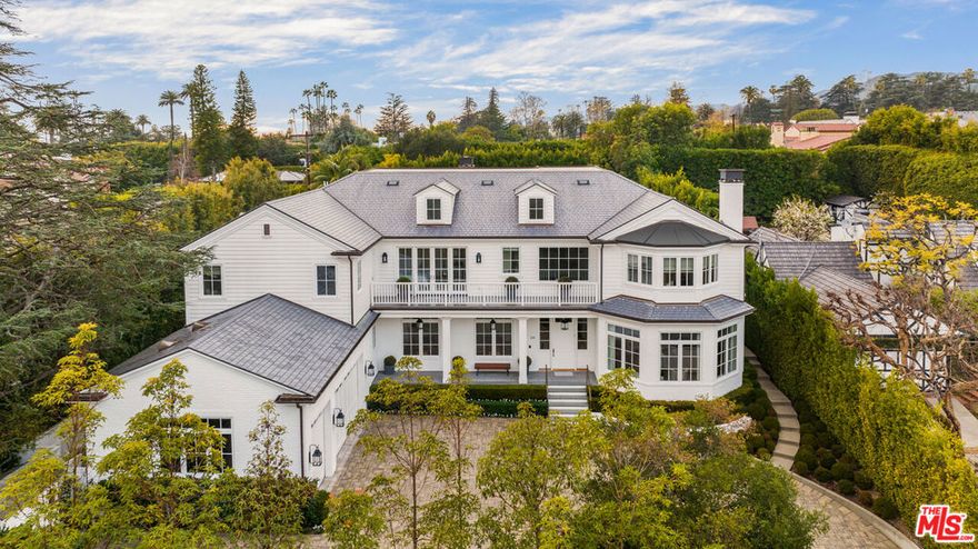Traditional home with prime Brentwood estate built in 2015.