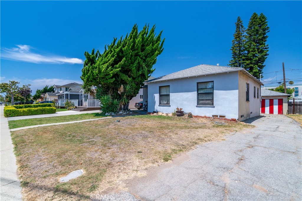 1421 E Walnut Avenue