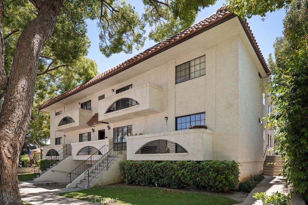 1544 N Edison Boulevard