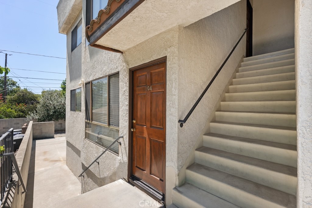 1544 N Edison Boulevard