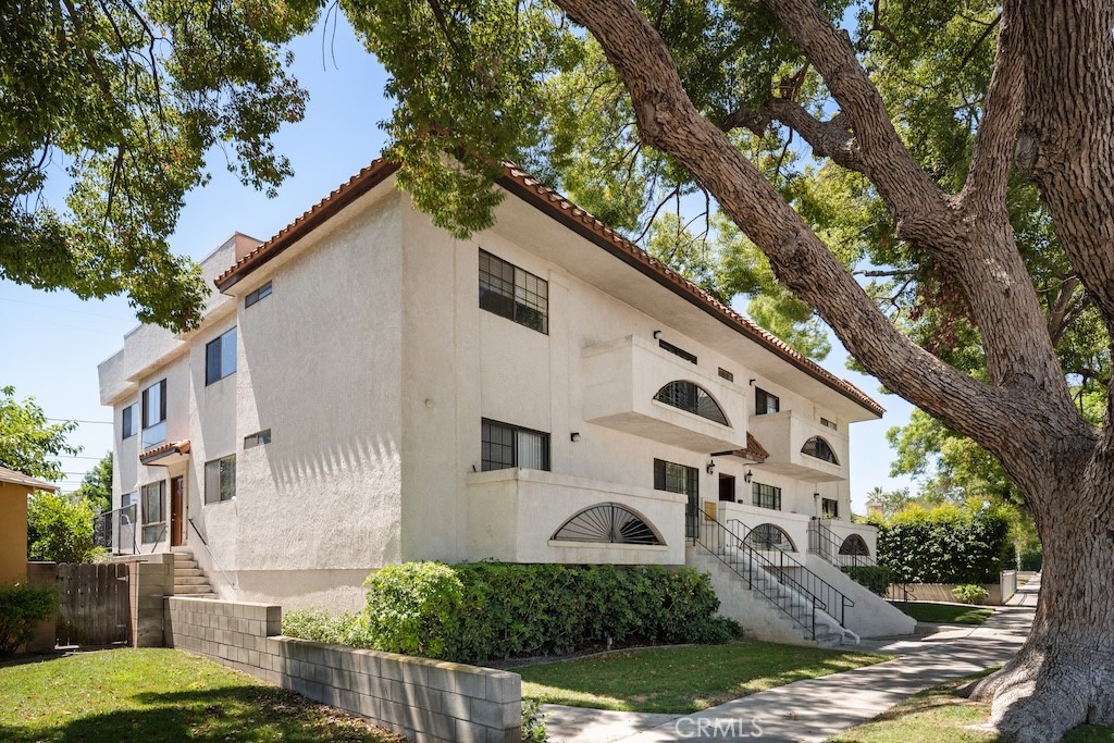 1544 N Edison Boulevard