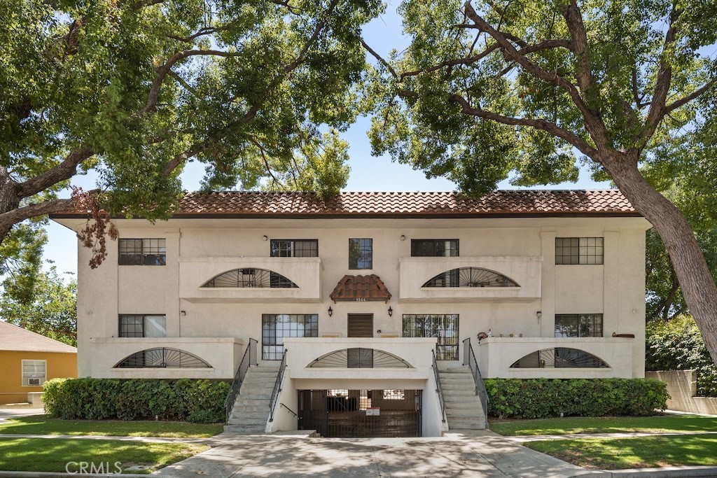 1544 N Edison Blvd offers a rare pride-of-ownership investment in Burbank’s desirable Northwest District. Available for the first time in over 35 years, this impeccably maintained 8-unit property reflects true stability and care from its original builder-owner.
The two-story walk-up is comprised exclusively of spacious two-bedroom, two-bath units, each thoughtfully designed for comfort. Select units feature private balconies, perfect for relaxing outdoors, while all units offer functional layouts, central air, walk-in closets, and generous storage. Interiors are bright with natural light, and select residences include durable laminate or tile flooring for lasting appeal.
Residents enjoy gated entry, pristine common areas, and 16 dedicated parking spaces—each unit receives two spaces, both covered and uncovered. The ±7,787 sq ft building sits on a ±7,677 sq ft BUR4*-zoned lot, offering quiet residential charm yet convenient access to shopping, dining, top schools, and major entertainment studios.
With a consistent tenant base, strong current rent roll, and opportunity for incremental income through cosmetic updates and natural turnover, this non-rent-controlled building stands out as a turnkey investment. Investors will value the combination of low management intensity, zero deferred maintenance, and reliable location-driven demand in one of Southern California’s most sought-after rental markets.