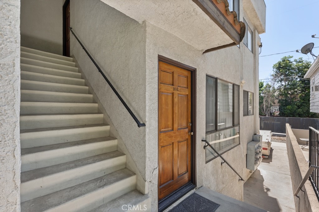 1544 N Edison Boulevard