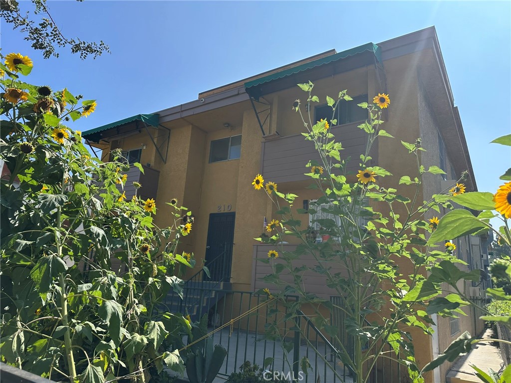 Properties 3 210 S Commonwealth Avenue