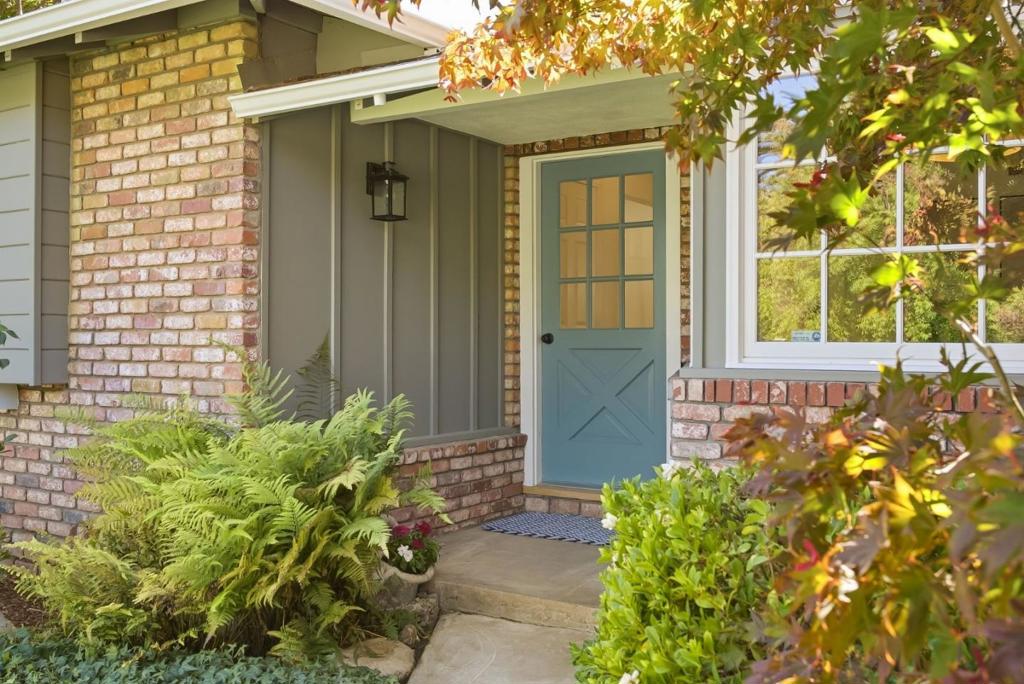 1940 Kay Drive