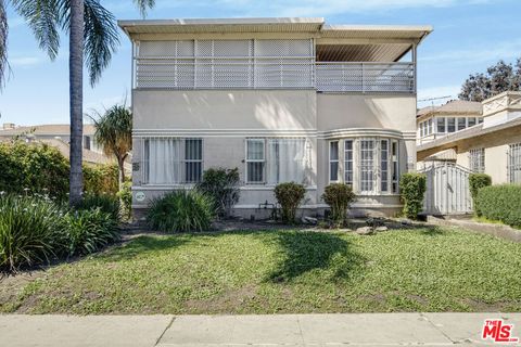 Photo of 461 N Vista Street, Los Angeles, CA 90036 (MLS # 26668239)