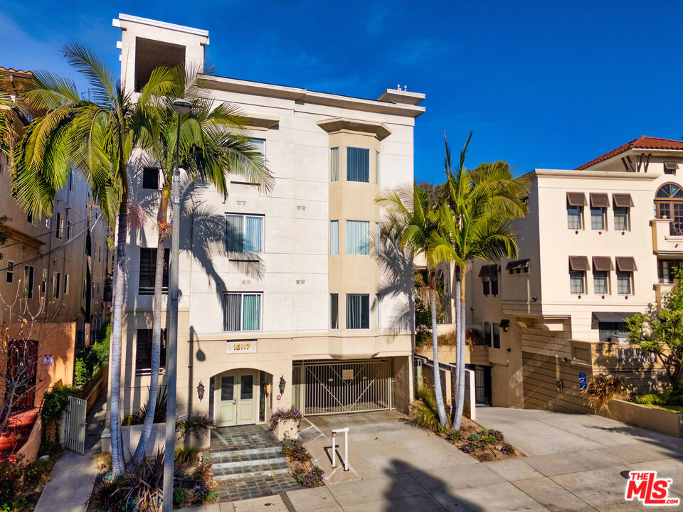 16117 W Sunset Boulevard