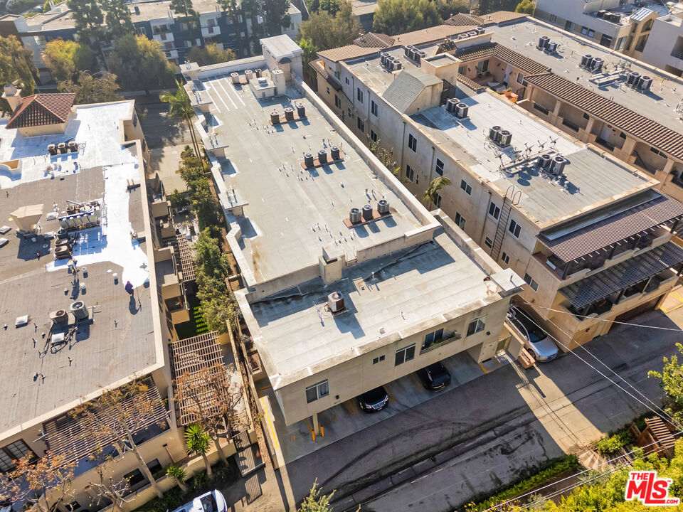 16117 W Sunset Boulevard