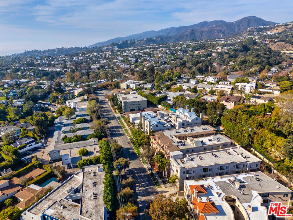 16117 W Sunset Boulevard