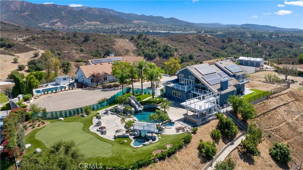 Photo of 3 Windy Ridge Rdg, Trabuco Canyon, CA 92679 (MLS # OC25187037)