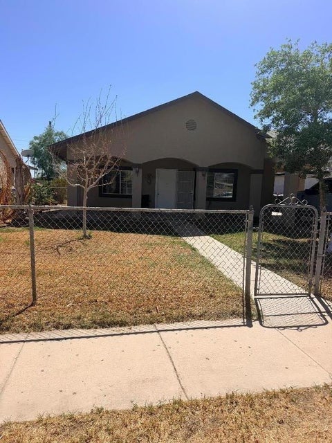 Photo of 309 Magnolia AVE, El Centro, CA 92243 (MLS # ML82062580)