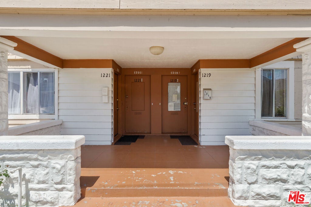 1219 Irolo Street