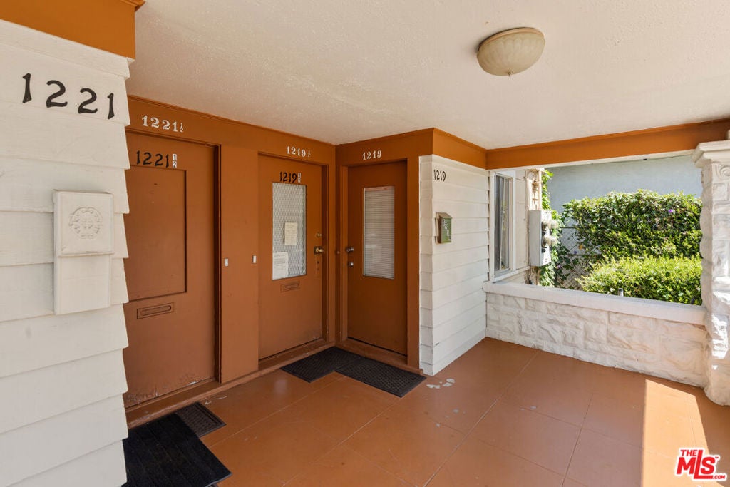 1219 Irolo Street