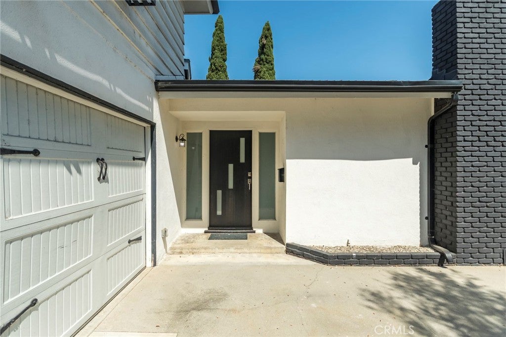 3338 Perlita Avenue