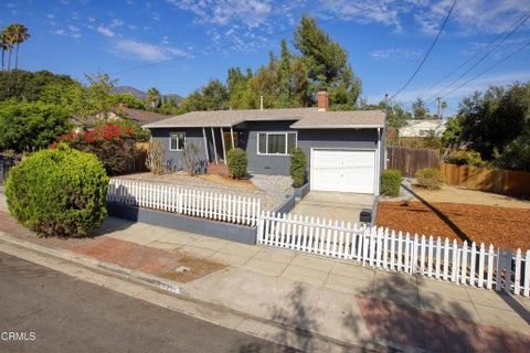 Photo of 3910 Sunset Avenue, Montrose, CA 91020 (MLS # P1-28501)