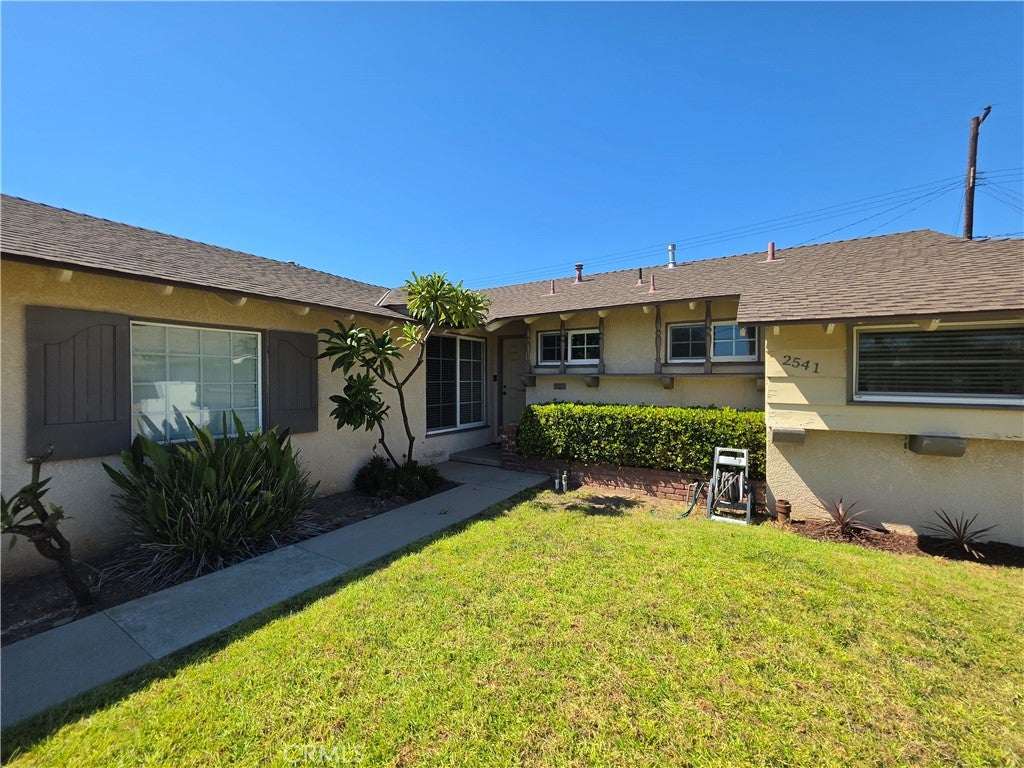 2541 W Lambert