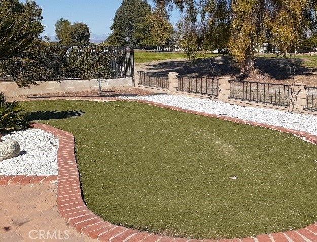 1484 Pepper Tree Drive