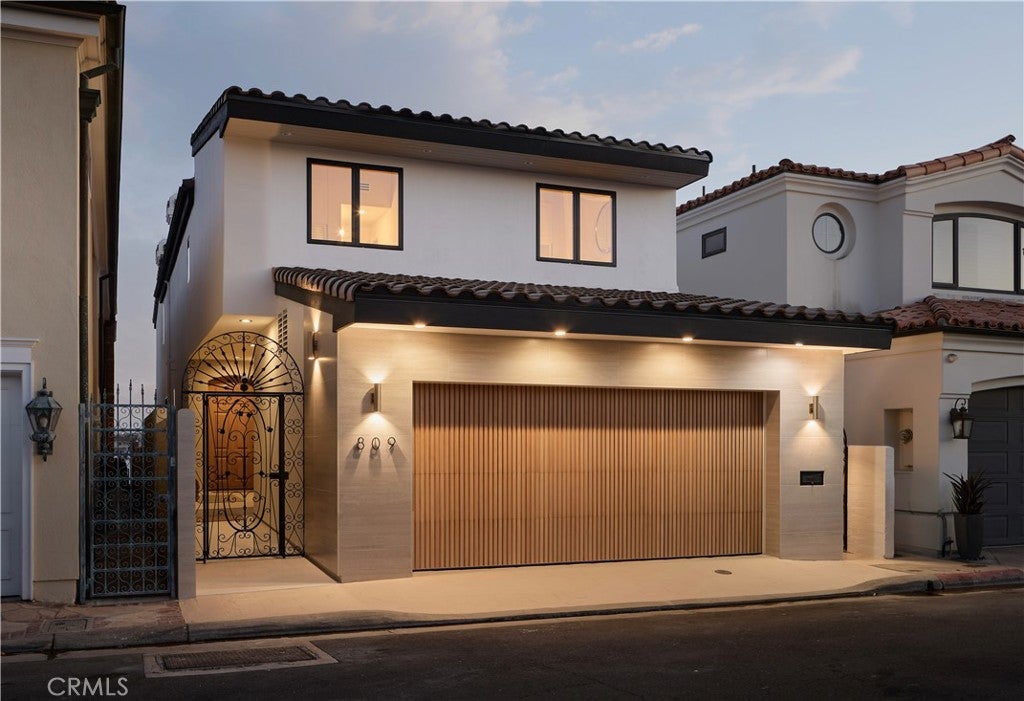 Photo of 809 Via Lido Soud, Newport Beach, CA 92663 (MLS # NP26206558)