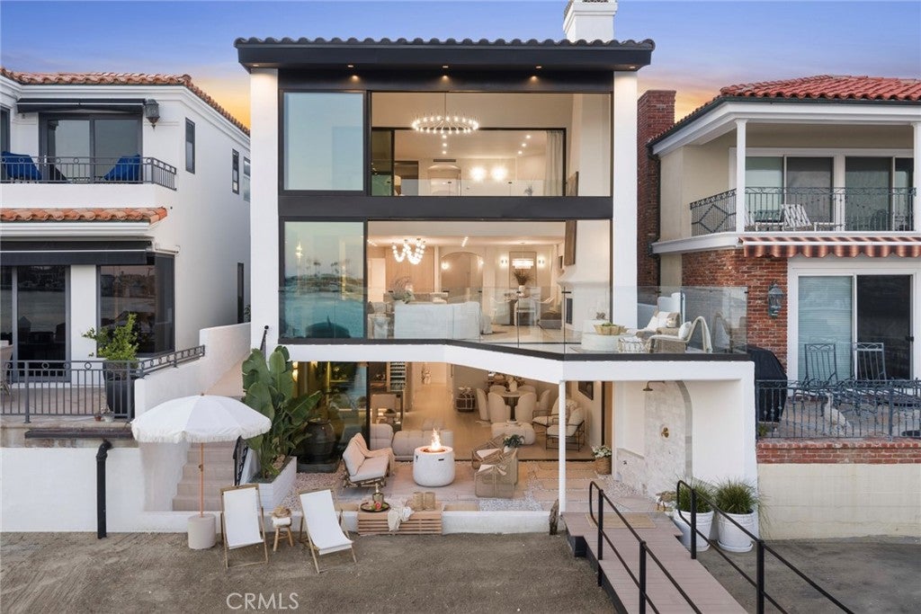 Photo of 809 Via Lido Soud, Newport Beach, CA 92663 (MLS # NP26206558)
