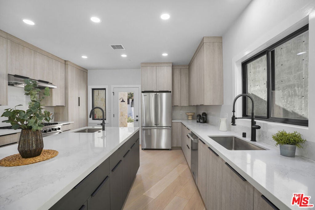23813 Harbor Vista Drive