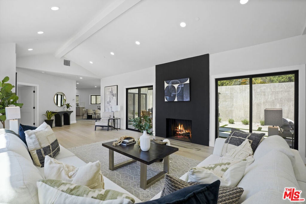23813 Harbor Vista Drive
