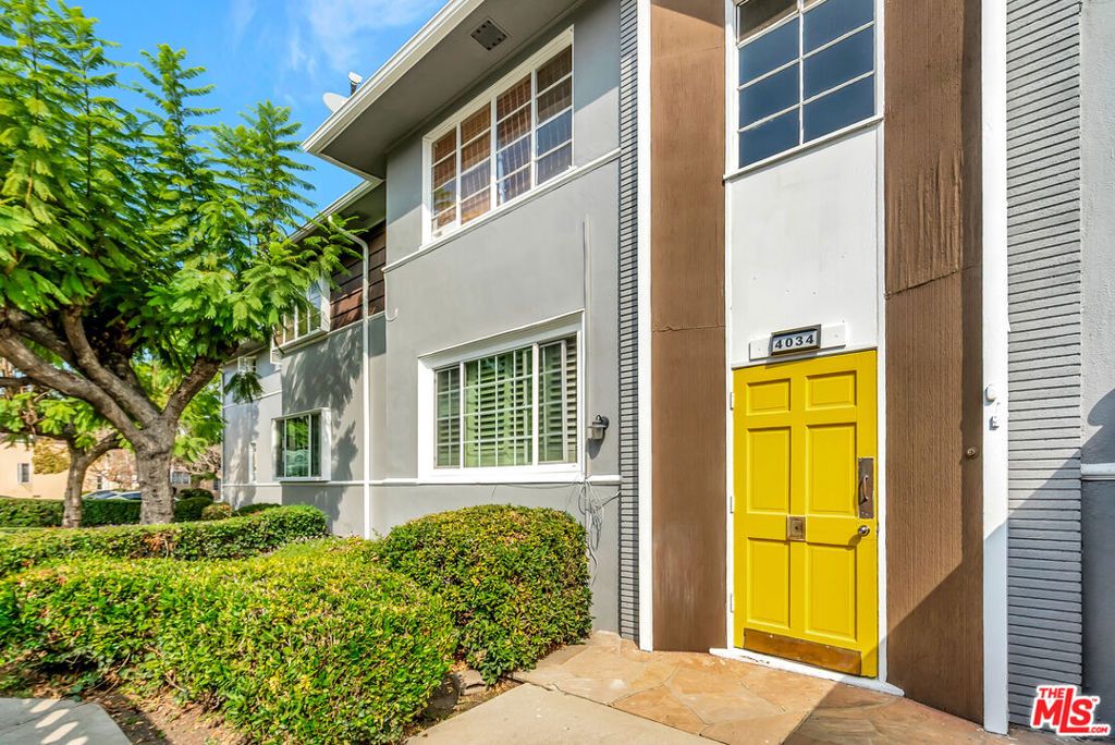 Photo of 4034 Abourne Road #B, Los Angeles, CA 90008 (MLS # 25616595)